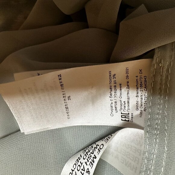 GANNI Pleated Georgette Midi Dress Puff Sleeves Smocked Floral Azure Blue NWT 4 - Picture 10 of 13